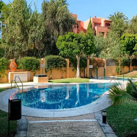 Seaview For 4 شقة ماربيا